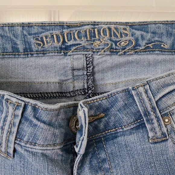 Seduction Jeans - Picture 2 of 5